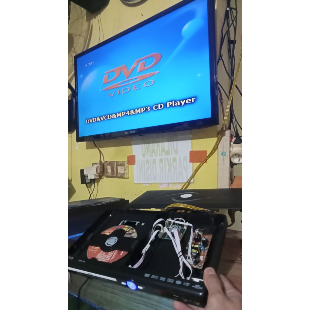 DVD player TECKYO Kondisi MINUS