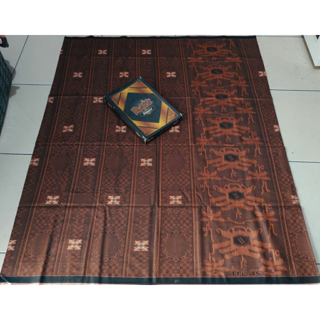 Rubat Jacquard Limited Edition | By Behaestex