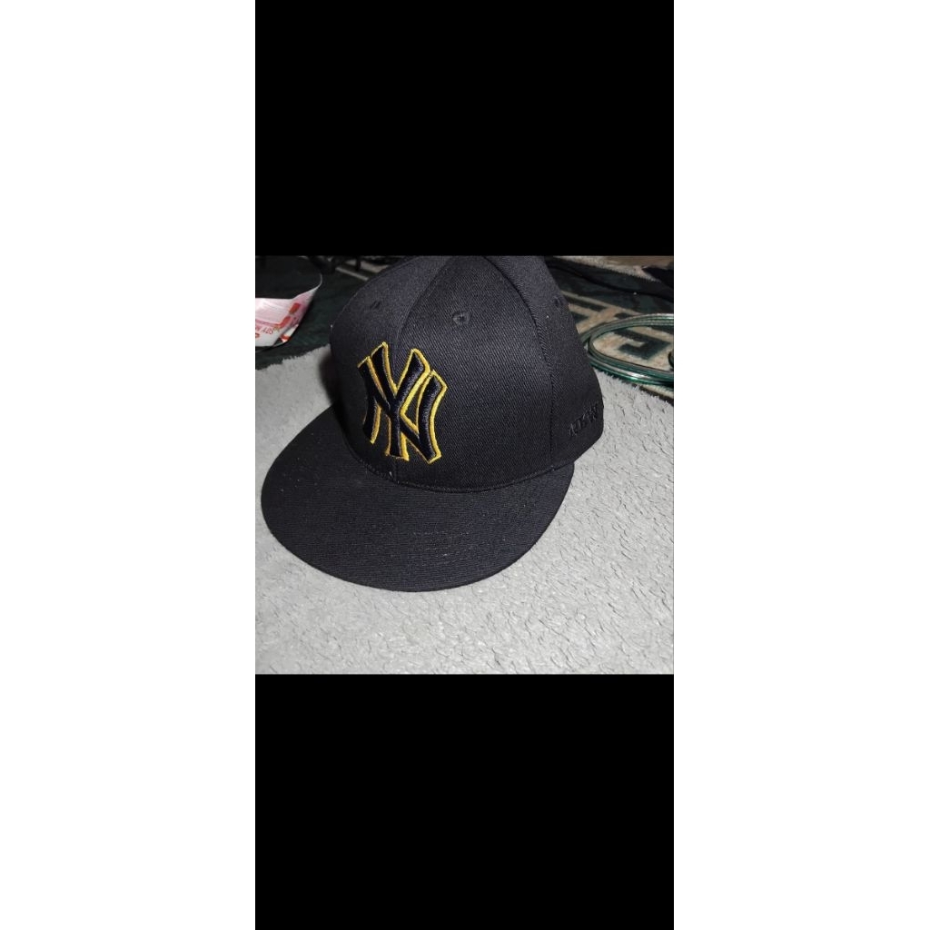 topi pria ny hitam