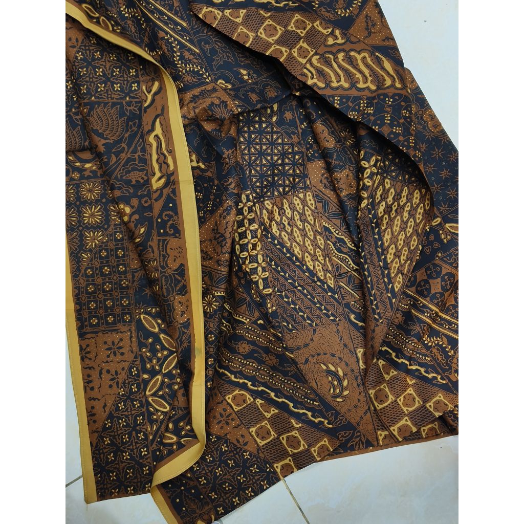 KAIN PANJANG BATIK (JARIK) SOGAN SOLO MOTIF TAMBAL PAMILUTHO