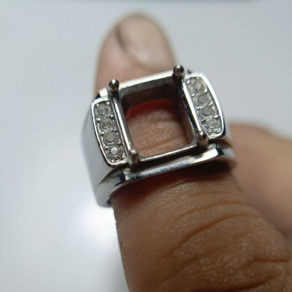 Emban Titanium Ukuran 8