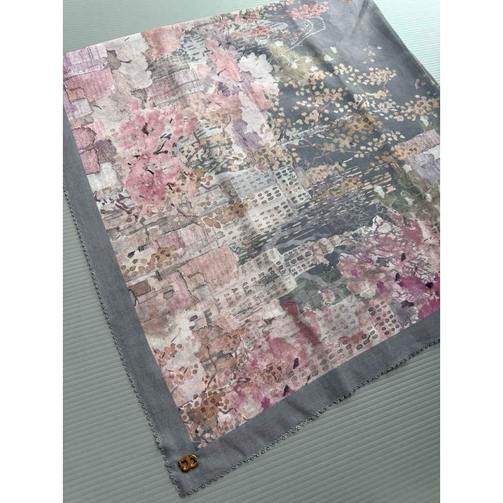 New York 1 Grey box Buttonscarves