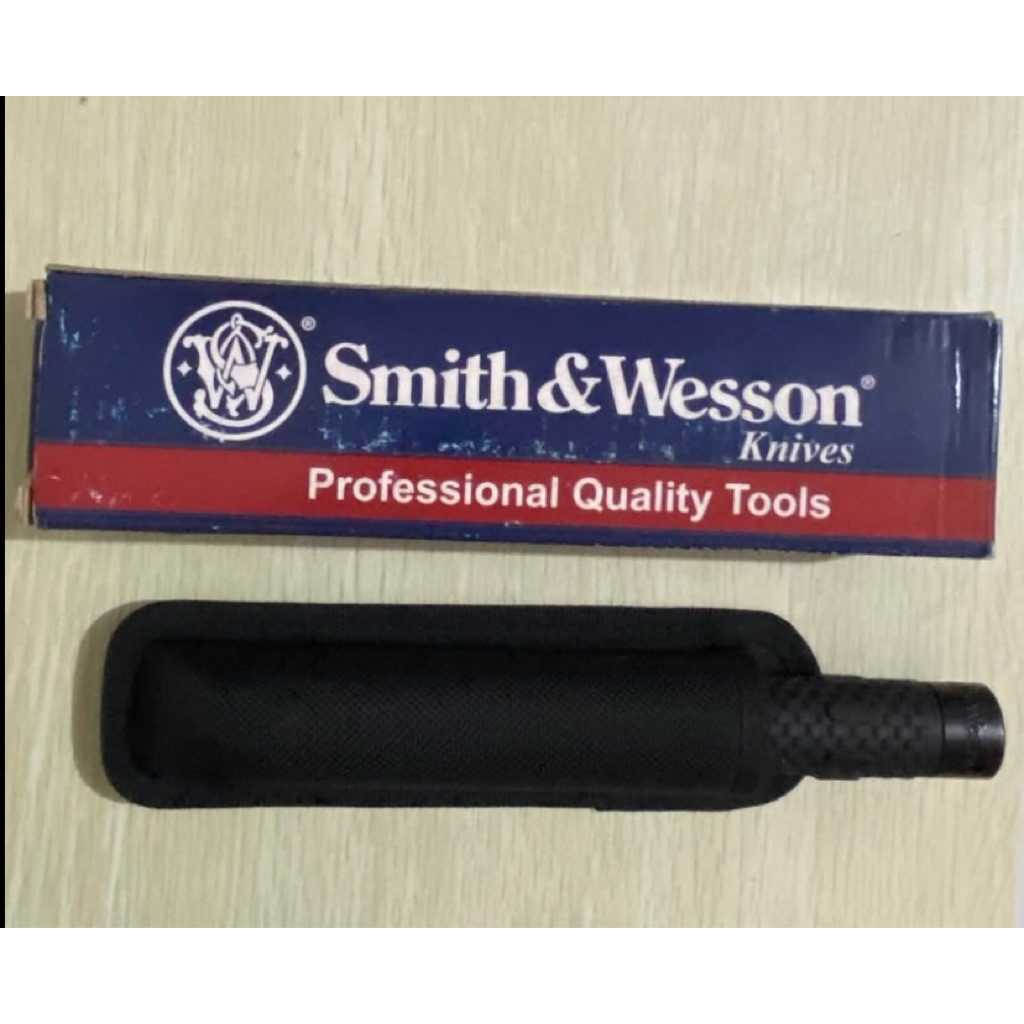 SMITH & WESSON baton