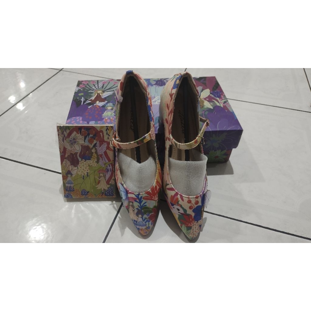 ittaherl Katnis Pattern 40mm Pointy Block Heels Day size 38 new