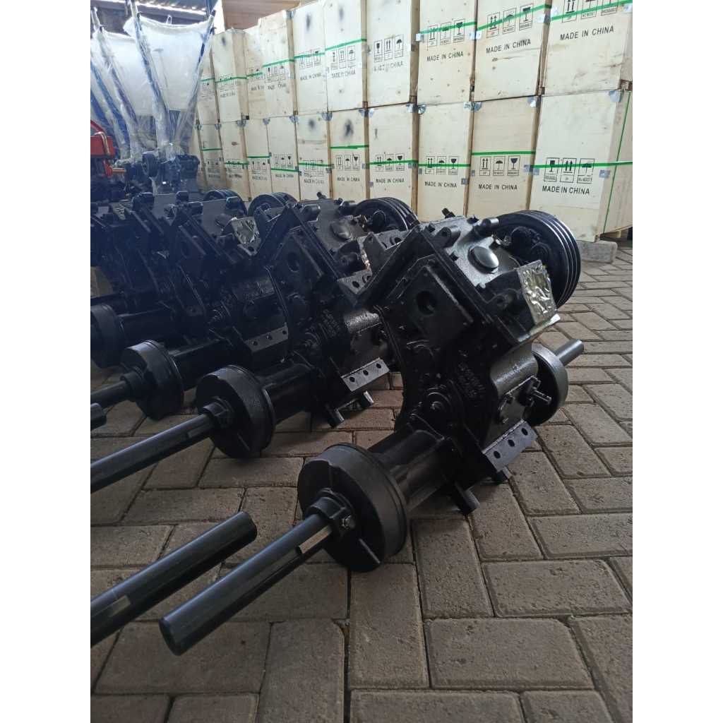 Gearbox untuk Traktor Mini Roda Empat - SAAM