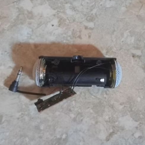 speaker baterai rusak