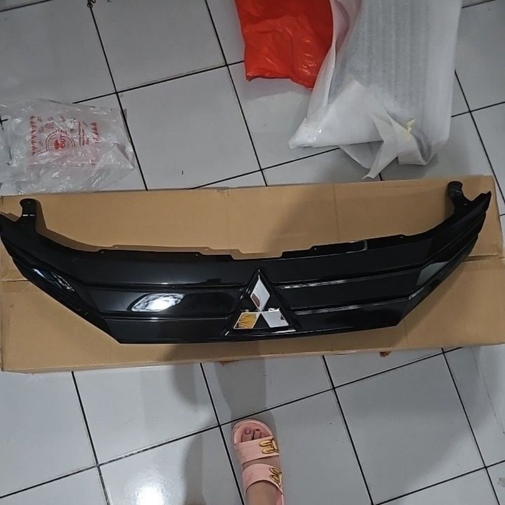 Grill Depan Grille 7450B427 7450B039 Mitsubishi Xpander Original Baru