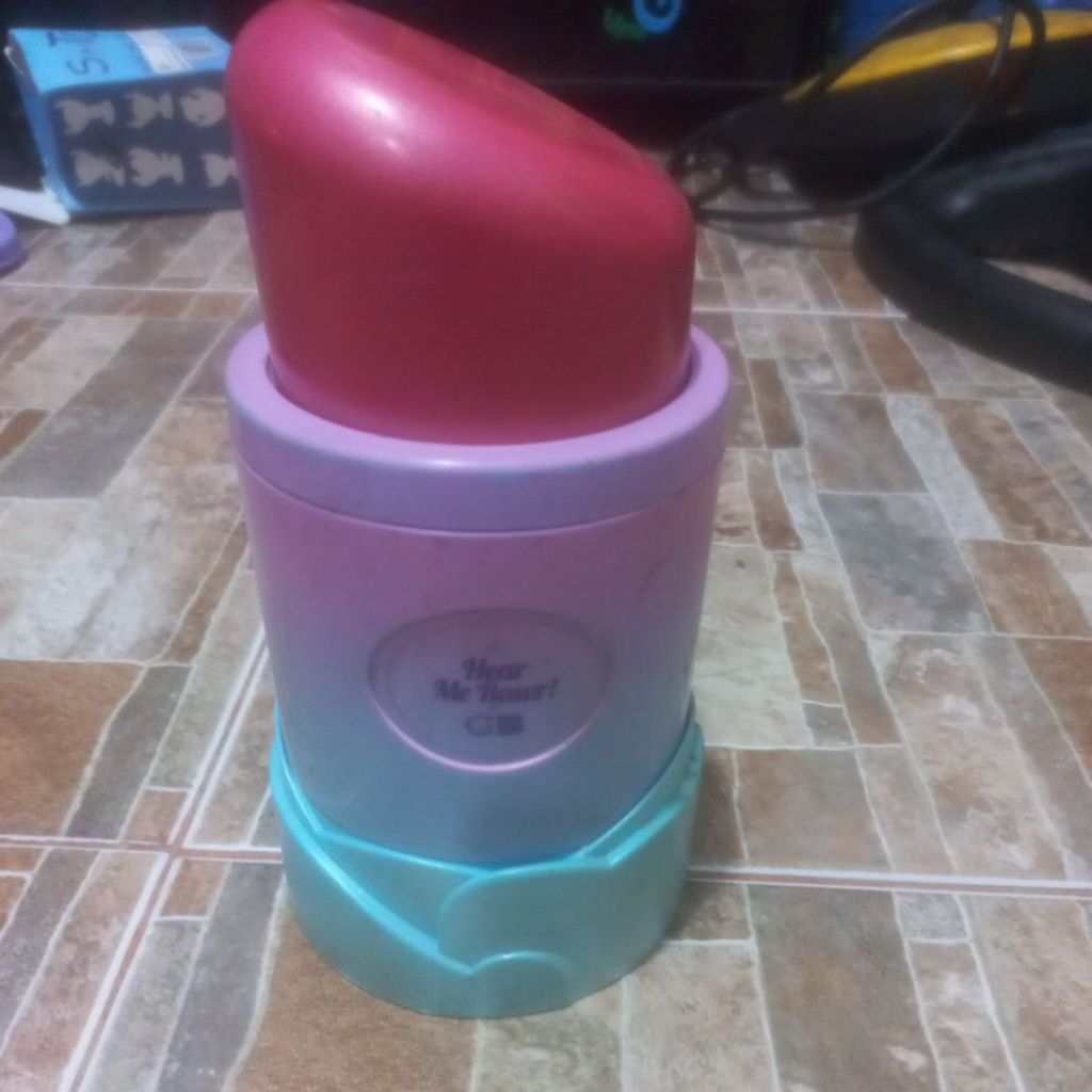 mainan Moose rumah lipstick