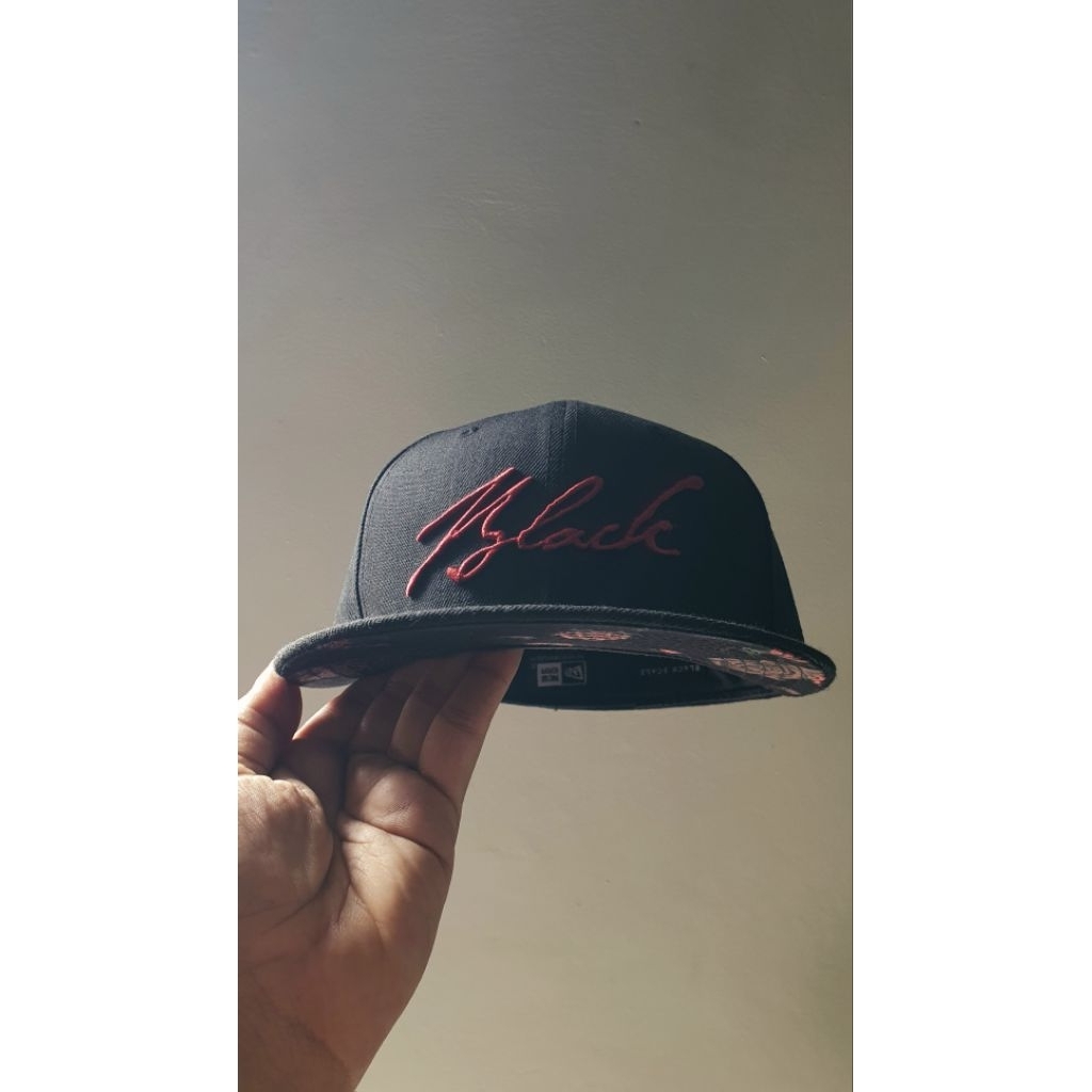 TOPI NEW ERA x BLACK SCALE