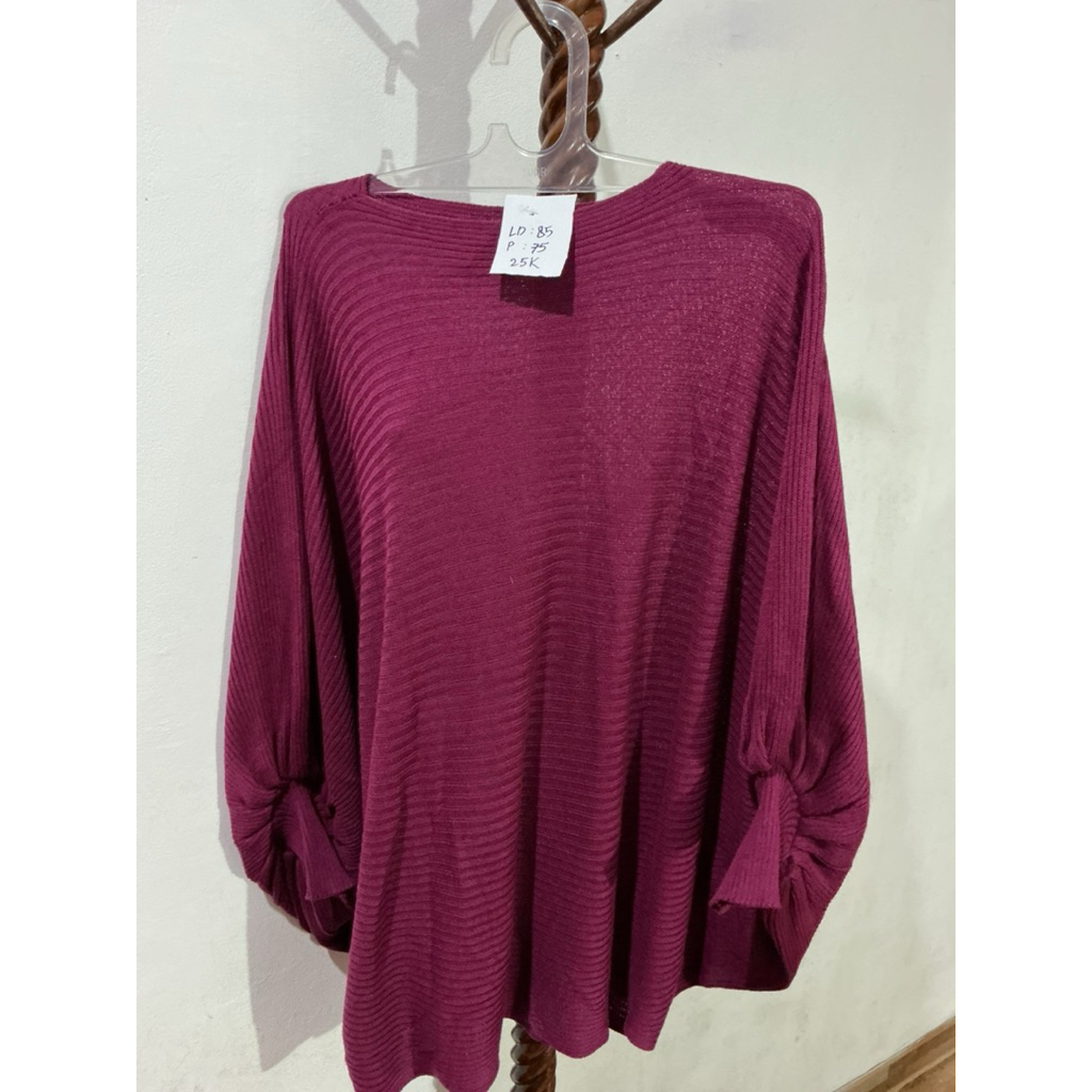 PRELOVED KELELAWAR TOP
