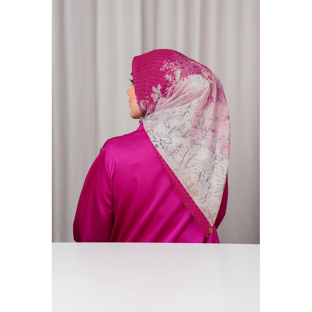 NEW NO BOX Buttonscarves Holiday Square - Plum (BUKAN AS IS)