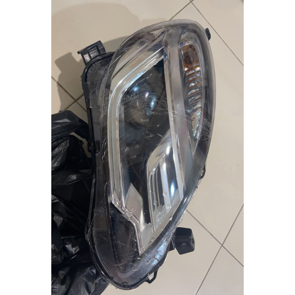 sepsang lampu projie asli bawaan Honda mobilio RS Brio RS