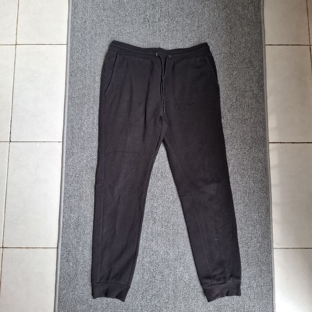 Celana Jogger GU uniqlo