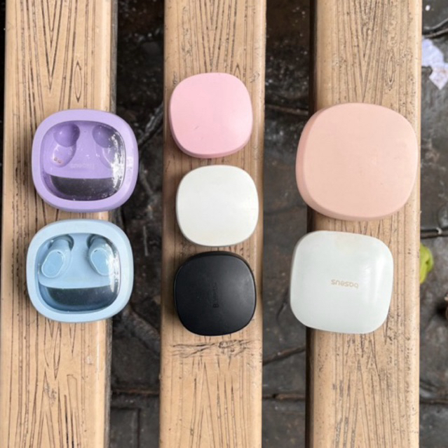 PRELOVED CASE BASEUS rumahan/tempat charge baseus (baca deskripsi)