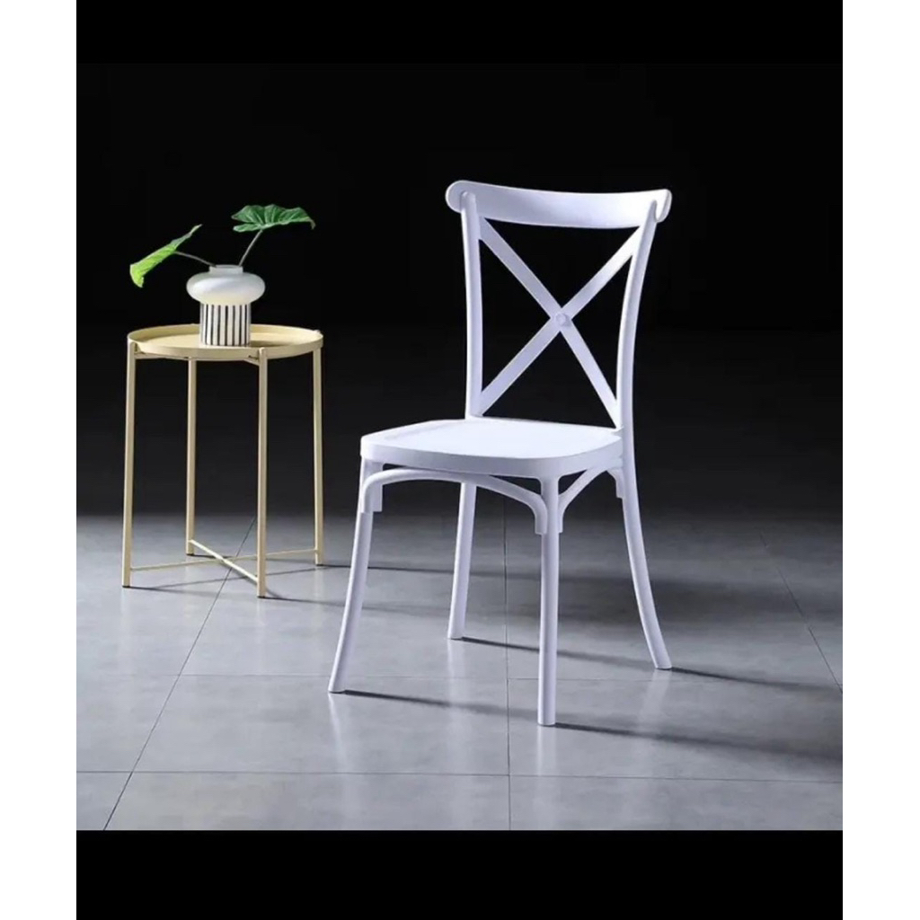 Kursi Akad Plastik/Kursi Dekorasi Plastik