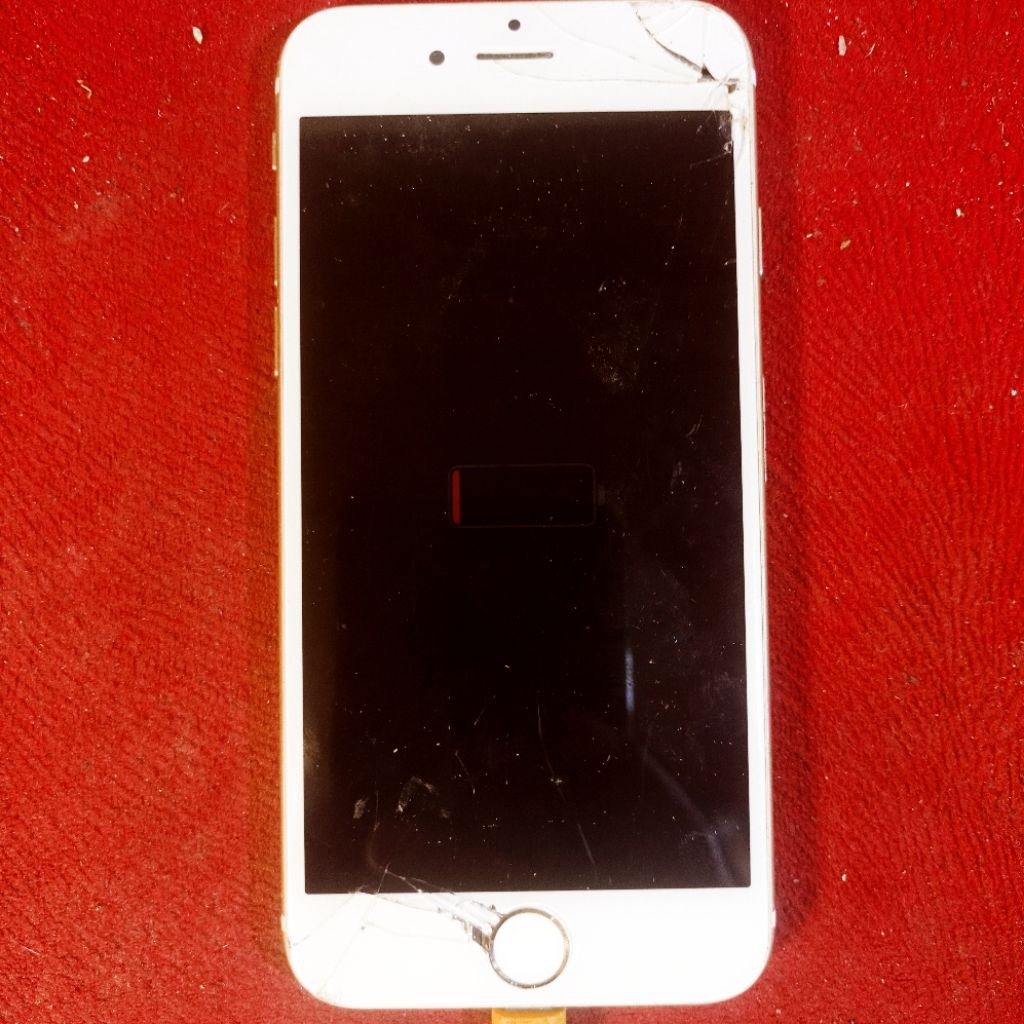 iPhone 6 A1586 MINUS