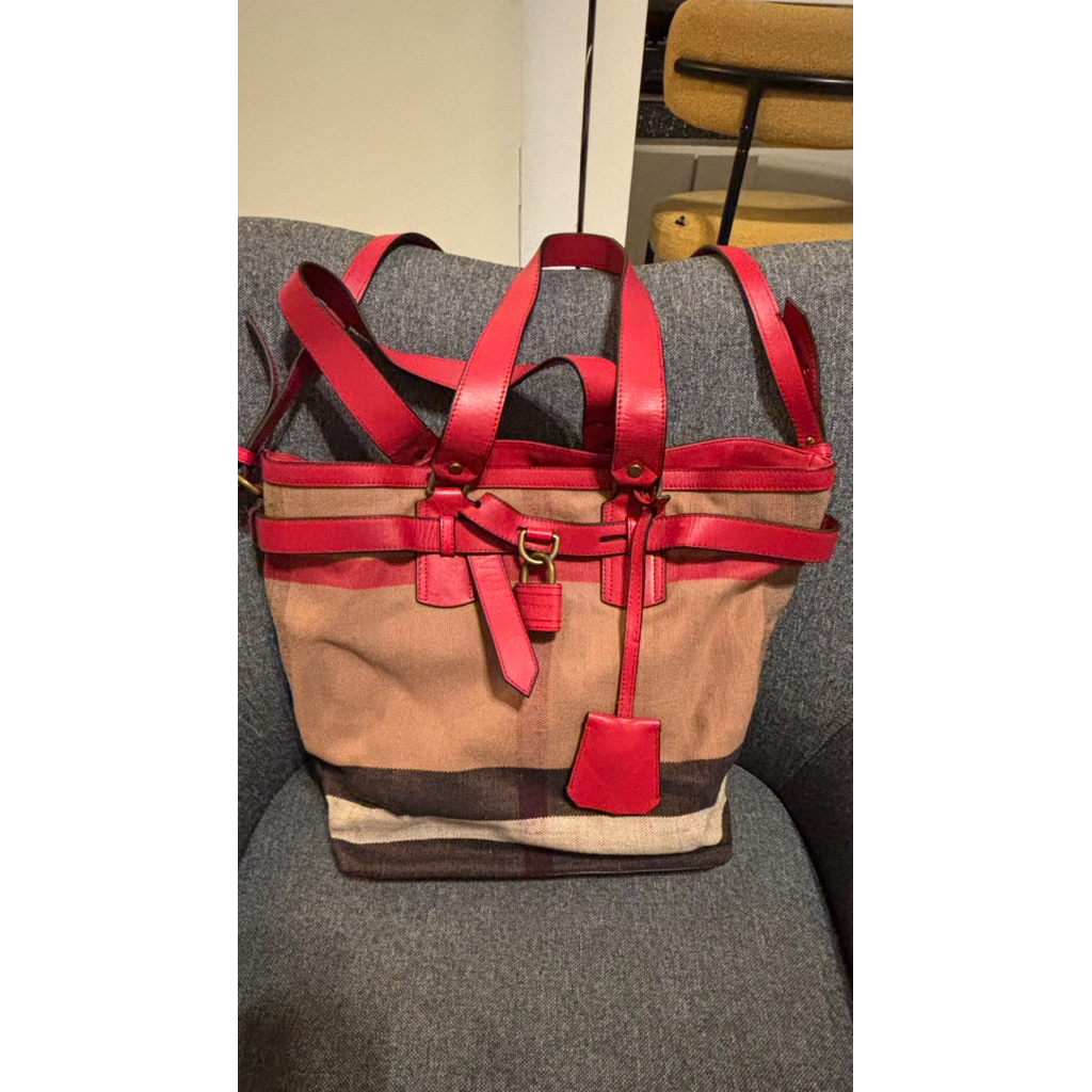 Preloved Tas merk Burberry