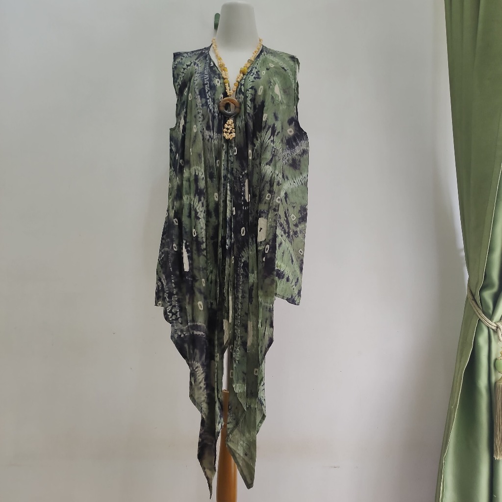 Outer Sasirangan Banjarmasin Eksklusif Atasan Wanita Tanpa Lengan Jumputan Hijau Army (AVCBB013)