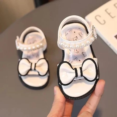 sandal anak perempuan 3 tahun / sandal anak perempuan 5 tahun / sandal anak perempuan terbaru / sand