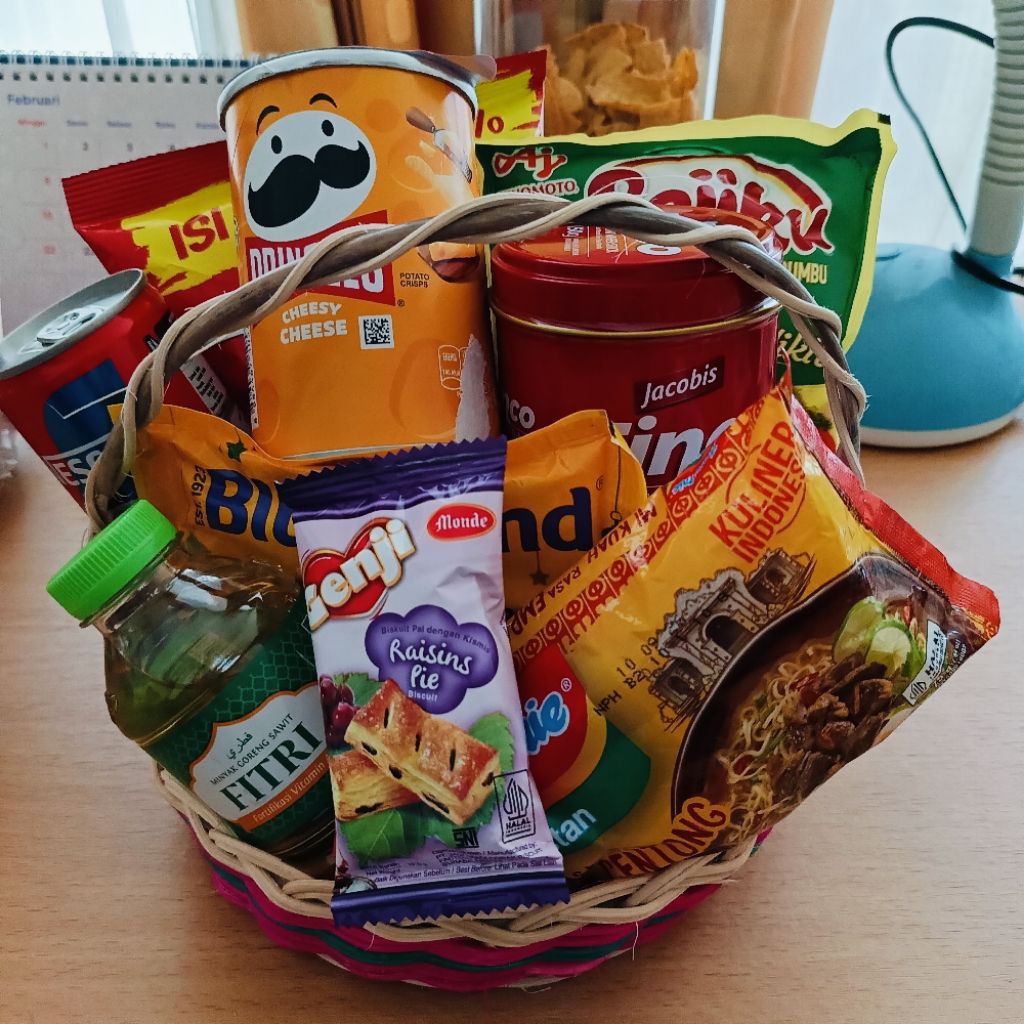 (READY) HAMPERS IDULFITRI , |buket boneka |Packet Parcel Mini /snack| parcel  mini, bunga wisuda, gr