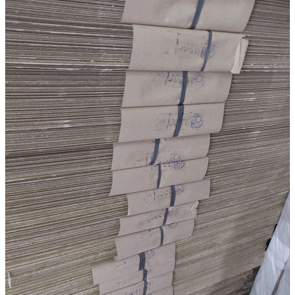 Karton Yellow Board 30* Ukuran Plano (65X75 CM) 1200gr