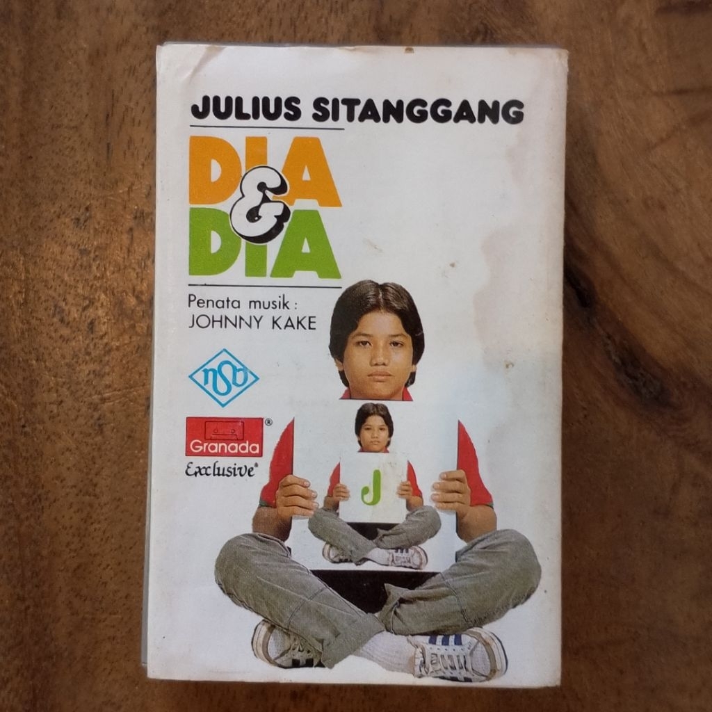 Kaset Pita Julius Sitanggang - Dia & Dia