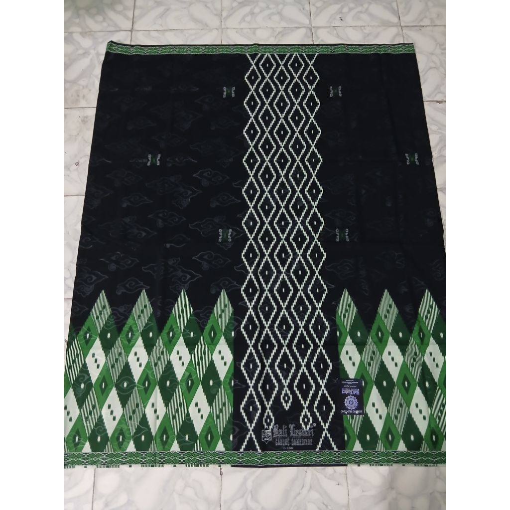 Sarung Bali Lestari Samarinda Original Hitam Putih Harum Licin Biru