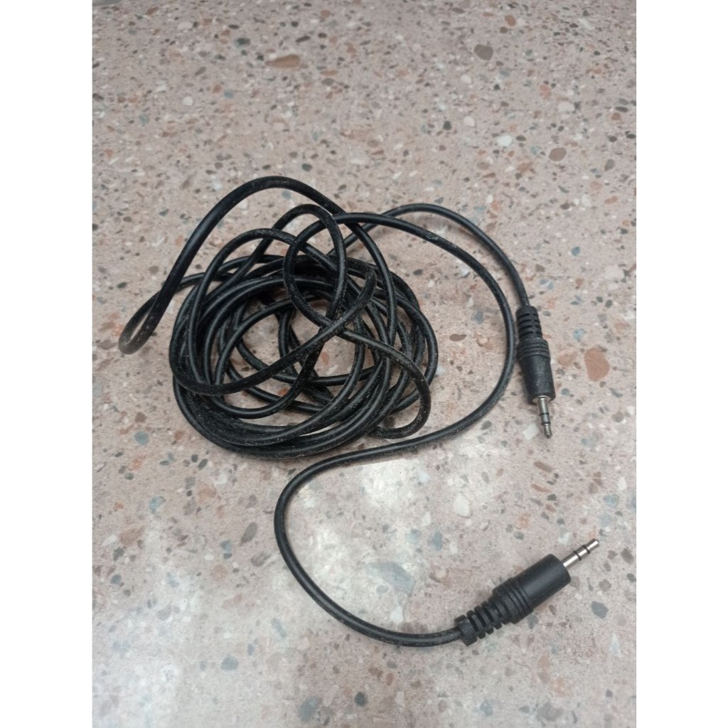 Kabel Audio Jack 3.5mm to Audio Jack 3.5mm 2 meter Mini to Mini Warna Hitam