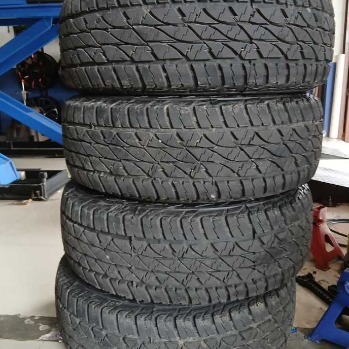 Jual Ban Mobil Bekas 265 60 Ring 18 Nik 2026