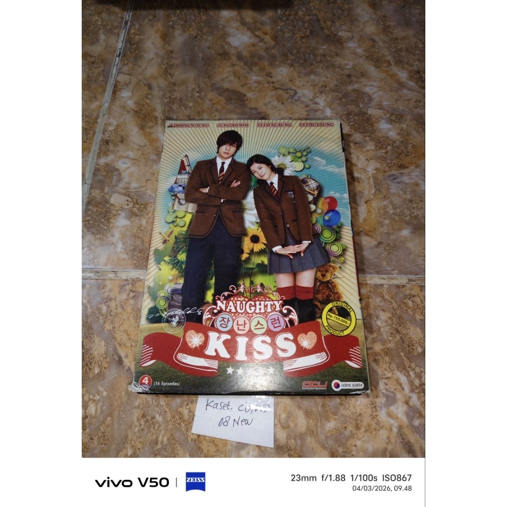 Kaset DVD NAUGHTY KISS
