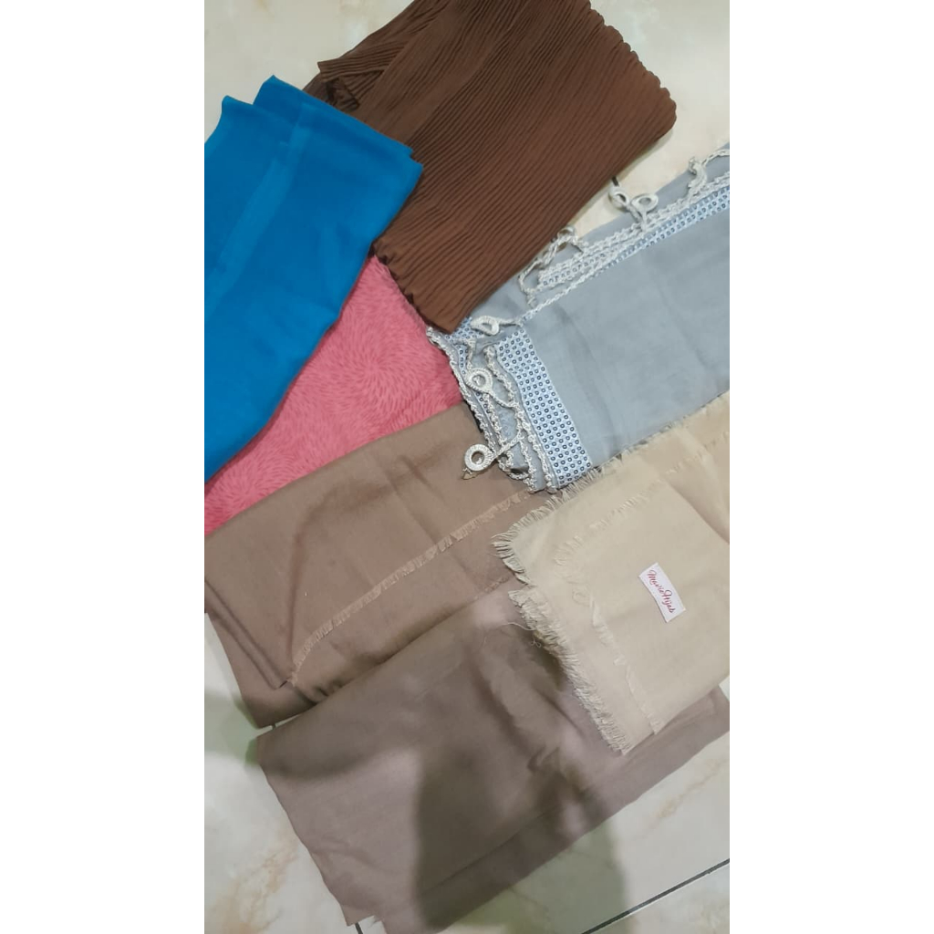 Prelov Kerudung Segi Empat / Hijab Pahmina Plisket dan Segi Empat