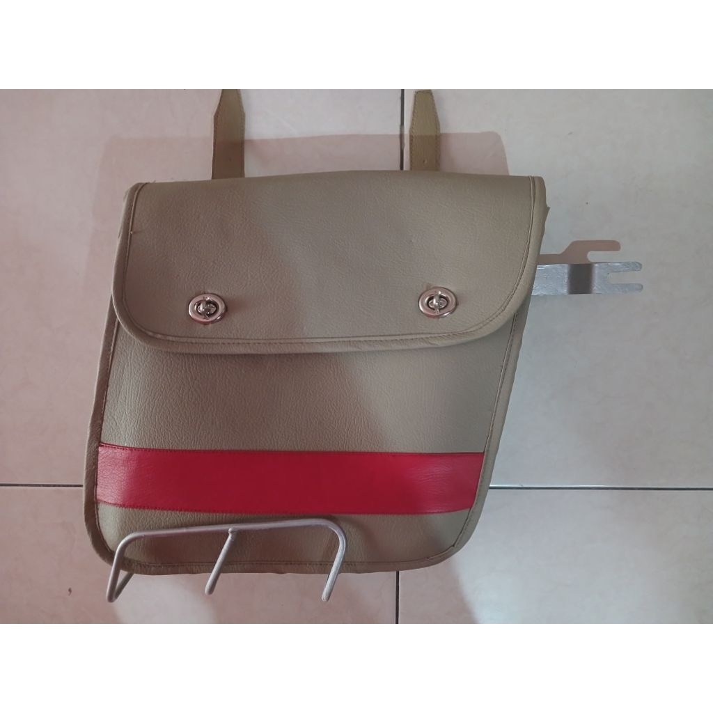 Angsang kanan dan tas DKW Hummel sepeda motor tersedia strip merah