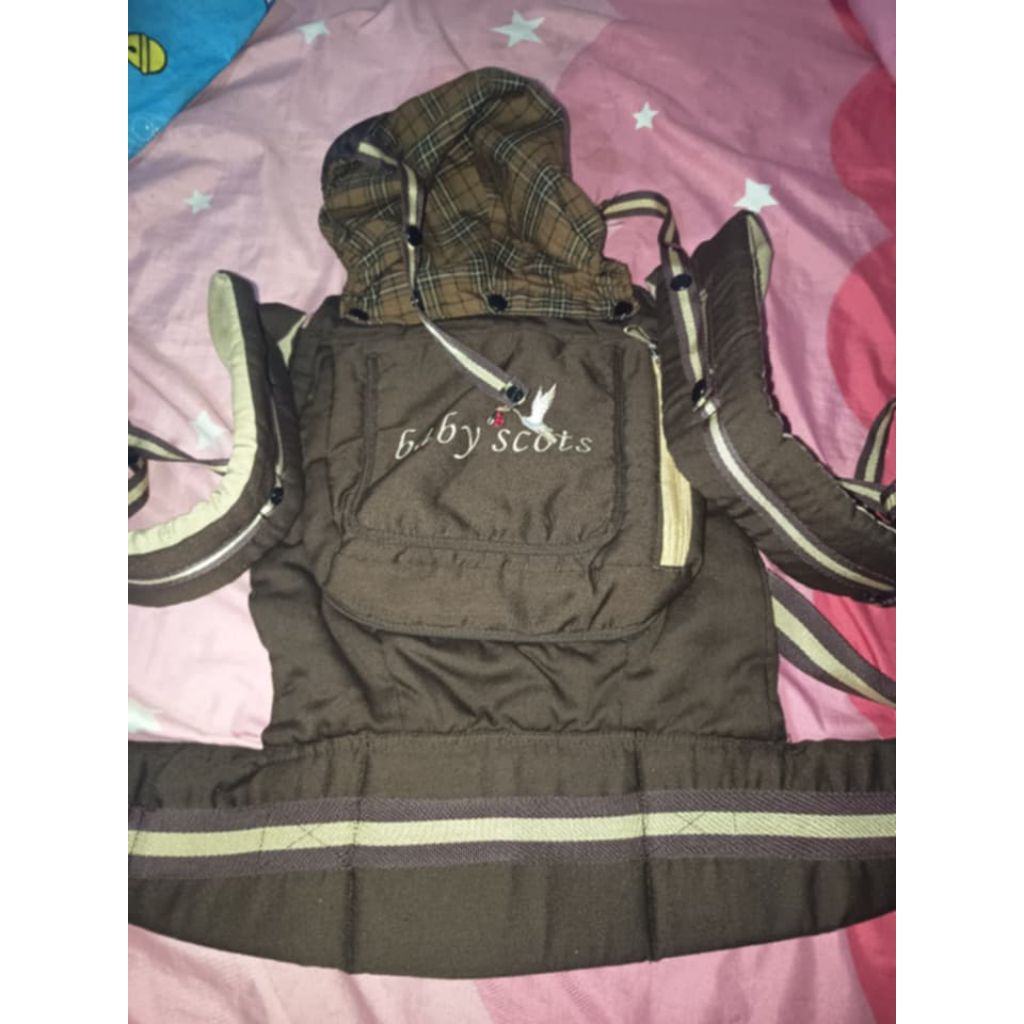 Gendongan M-Shape merk Baby Scots Ex-kado