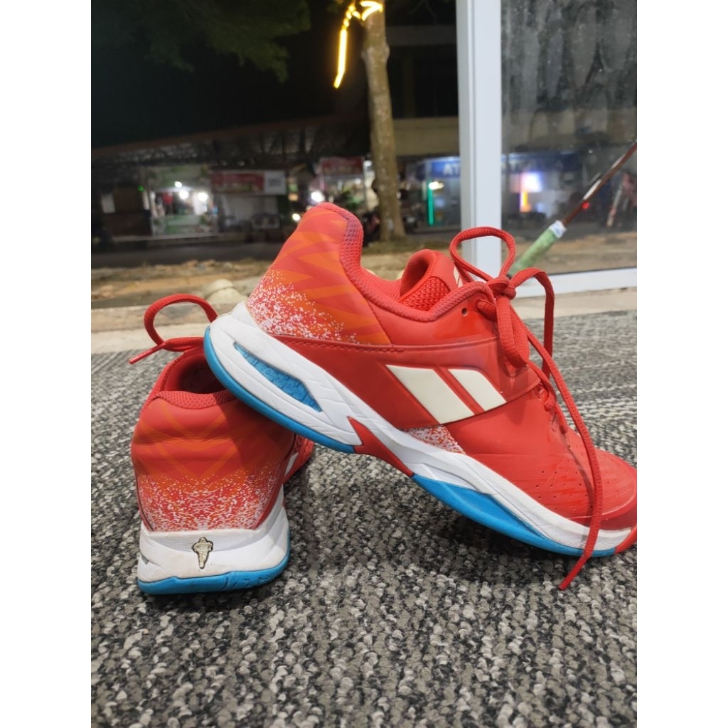sepatu tenis babolat