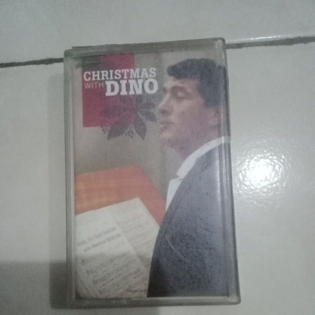 kaset pita Christmas with dino Dean martin