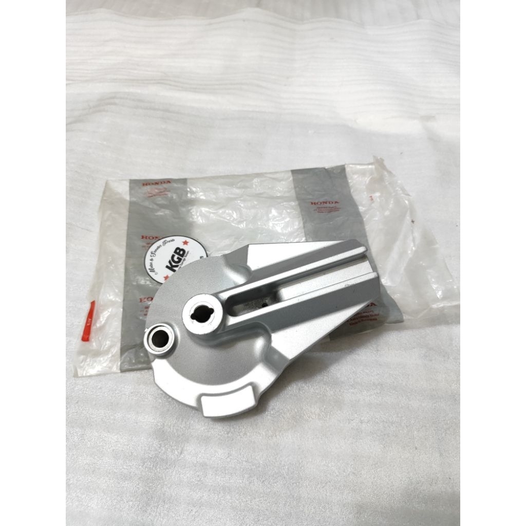 tutup panel comp tromol belakang RR brake kirana karisma ori baru ahm lost pack 43100 kph 900