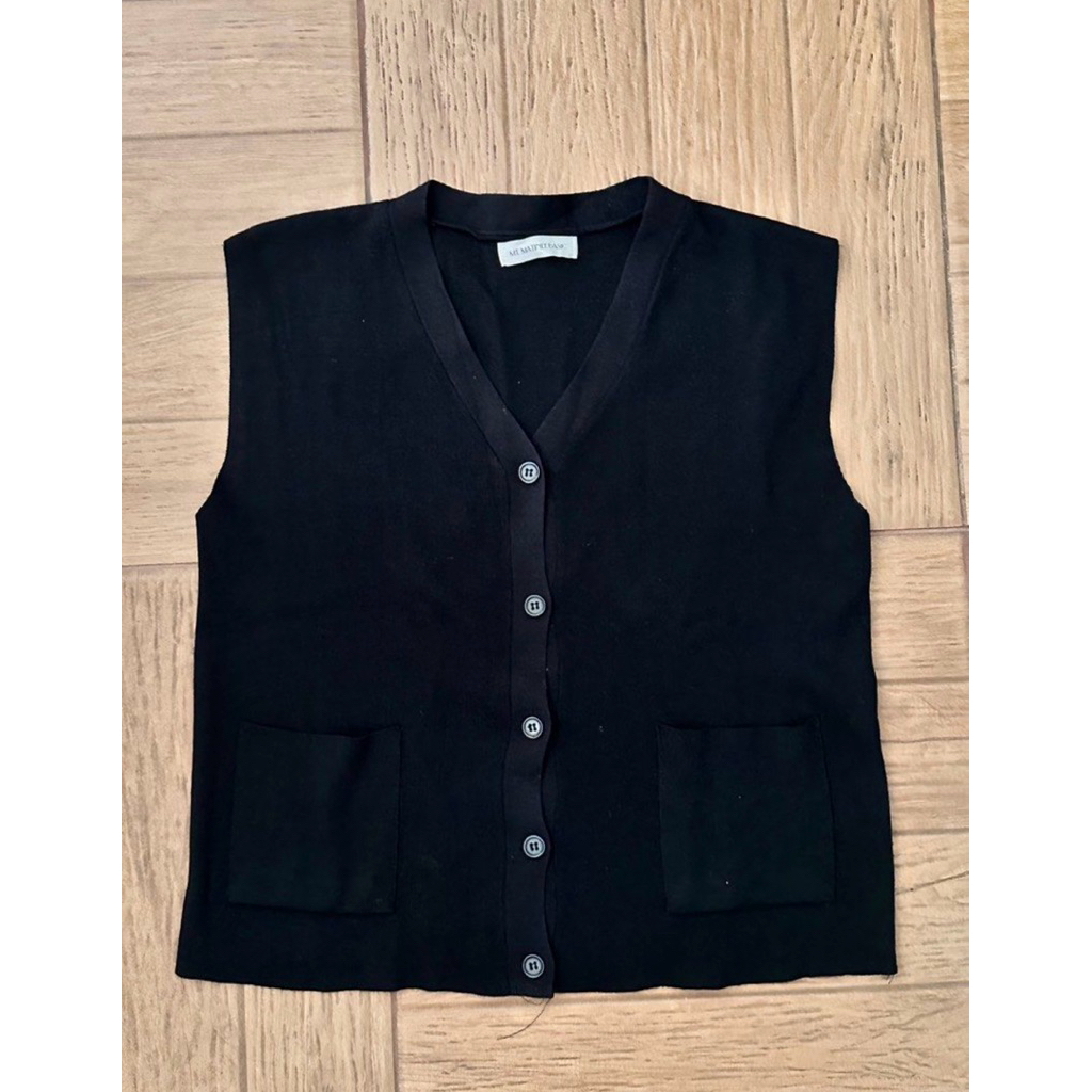 Vest hitam | preloved