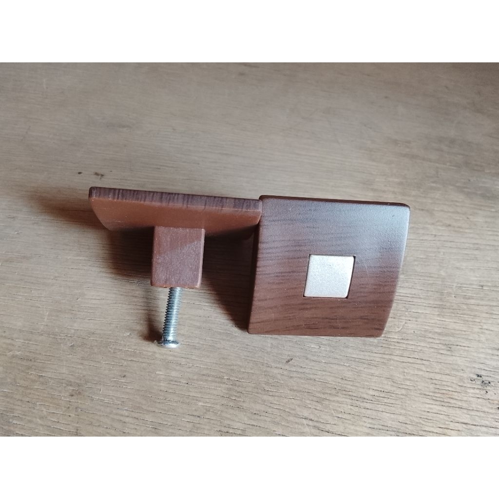 Tarikan/Knop Lemari/Laci/Bivet  Kotak bagus mulus kayu