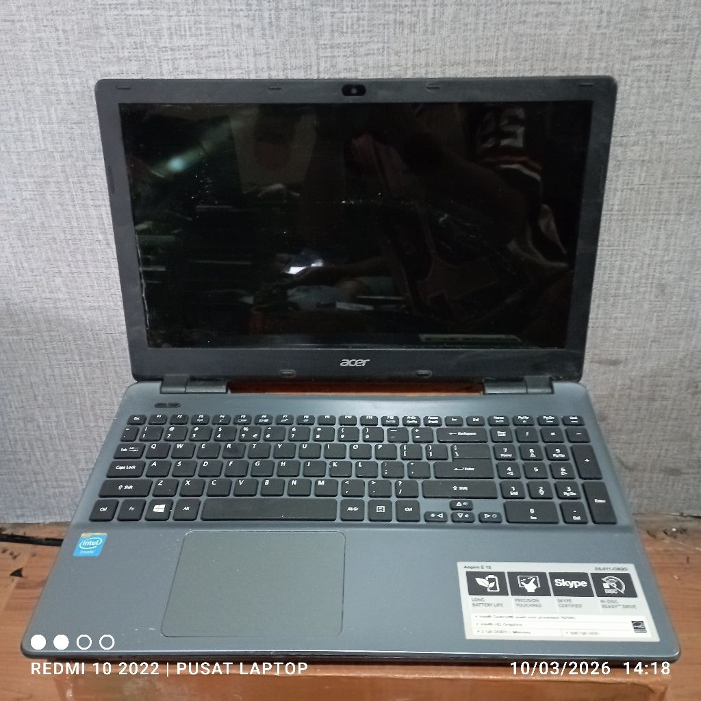Laptop Acer Aspire E 15 E5 -511 series Intel inde DDR3 kondisi matot
