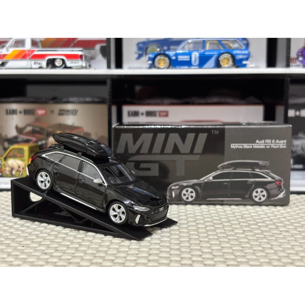 Mini GT - Audi RS 6 Avant w/ Roof Box