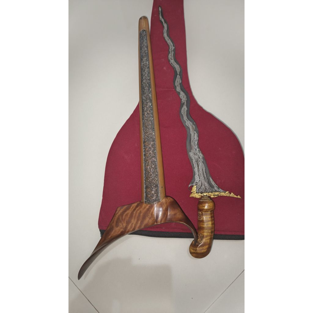 Keris sengkelat kinatah emas peninggalan