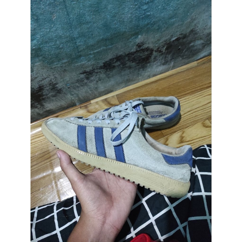 Adidas bekas