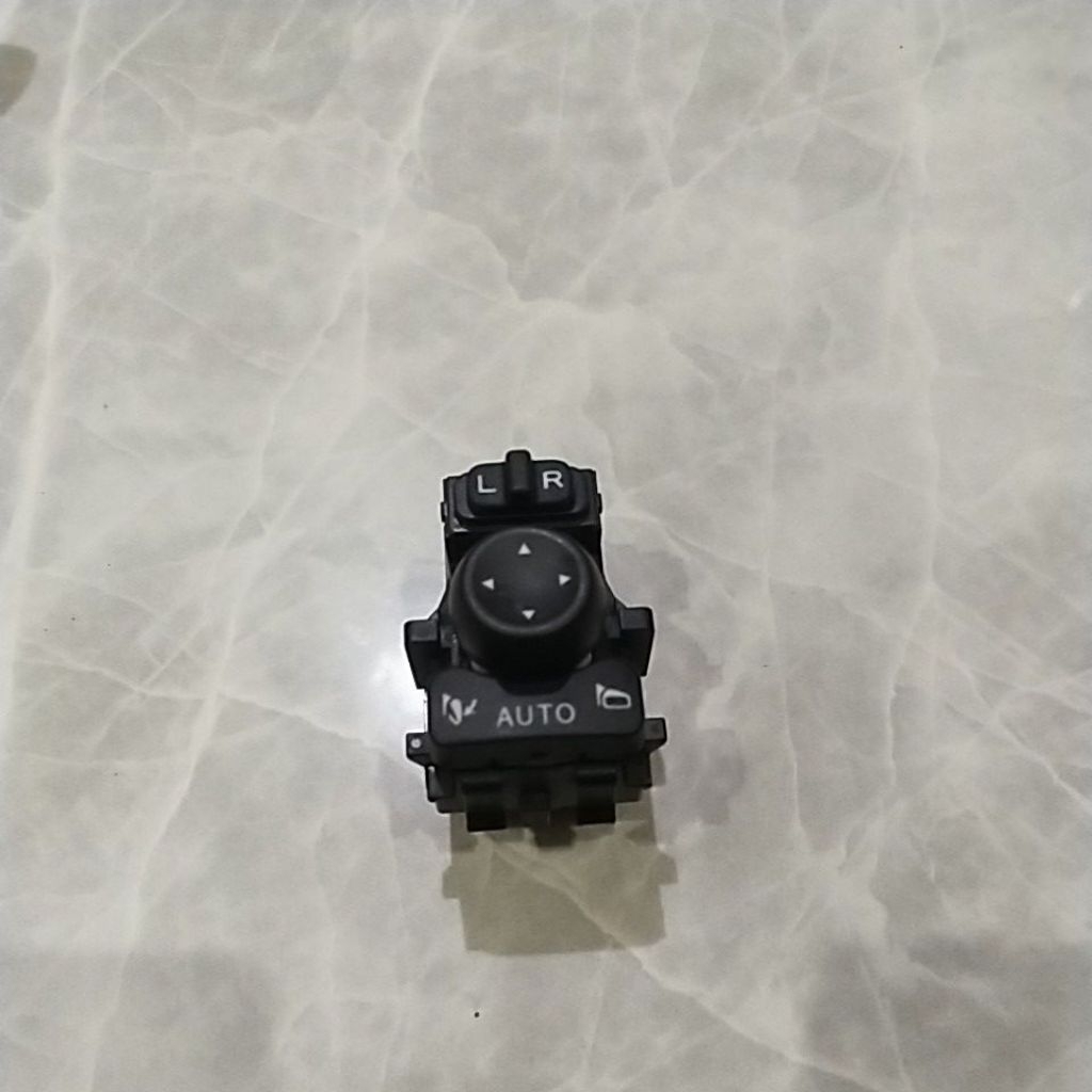 Saklar retract spion Avanza 2019 sampai 2024 original