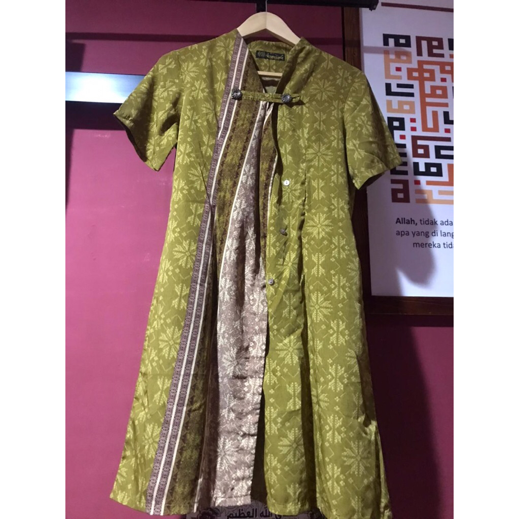 Batik Perempuan Mewah Merk Arjuna Weda Preloved