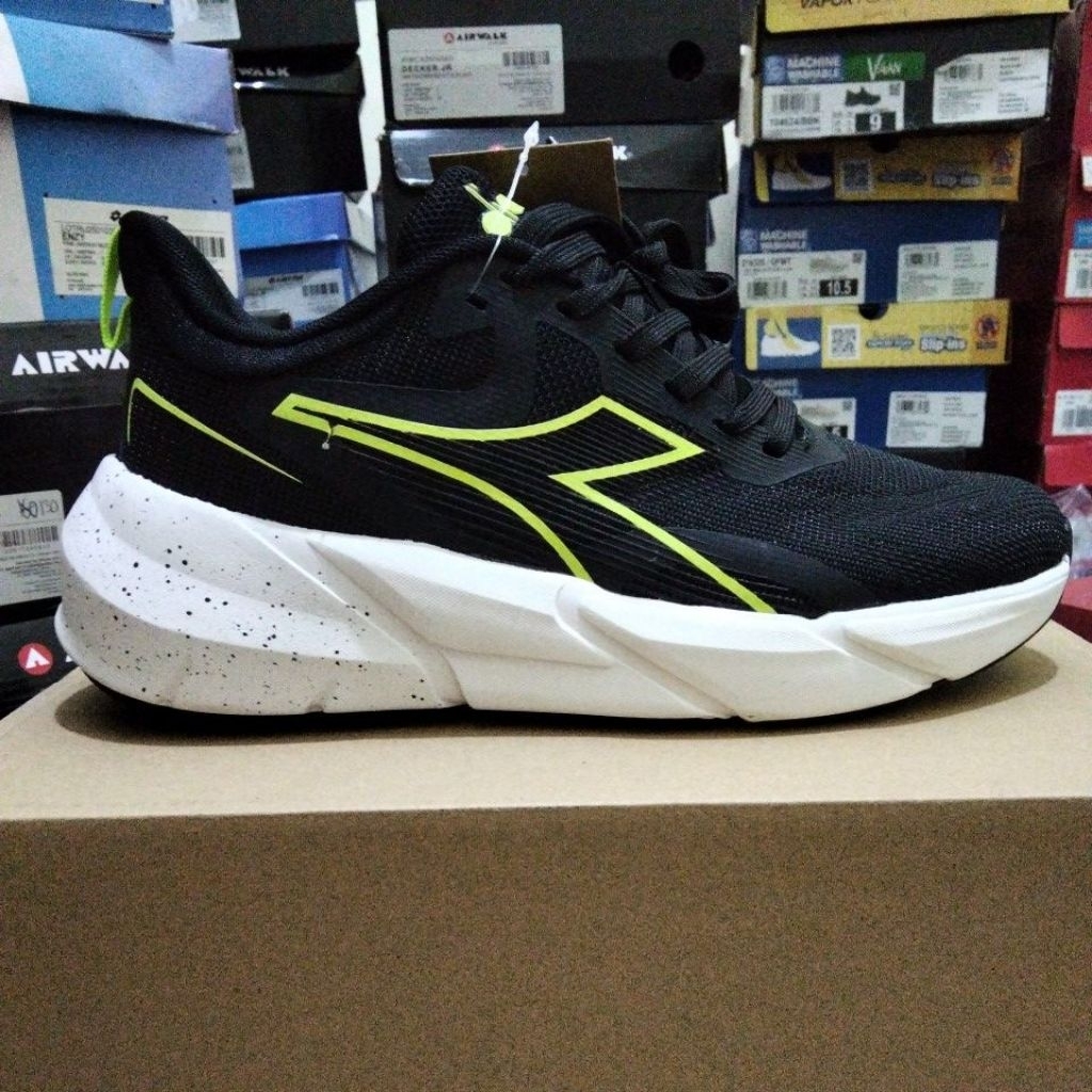 Sepatu olahraga sekolah Diadora New Balance 180 Size 41