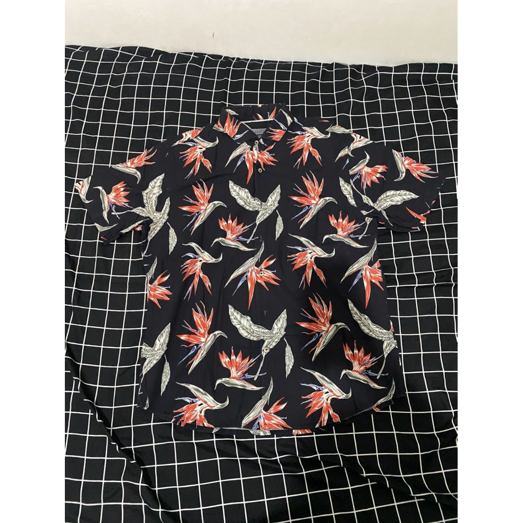 Kemeja Motif Tropical Larusso Premium Slim Fit Lengan Pendek