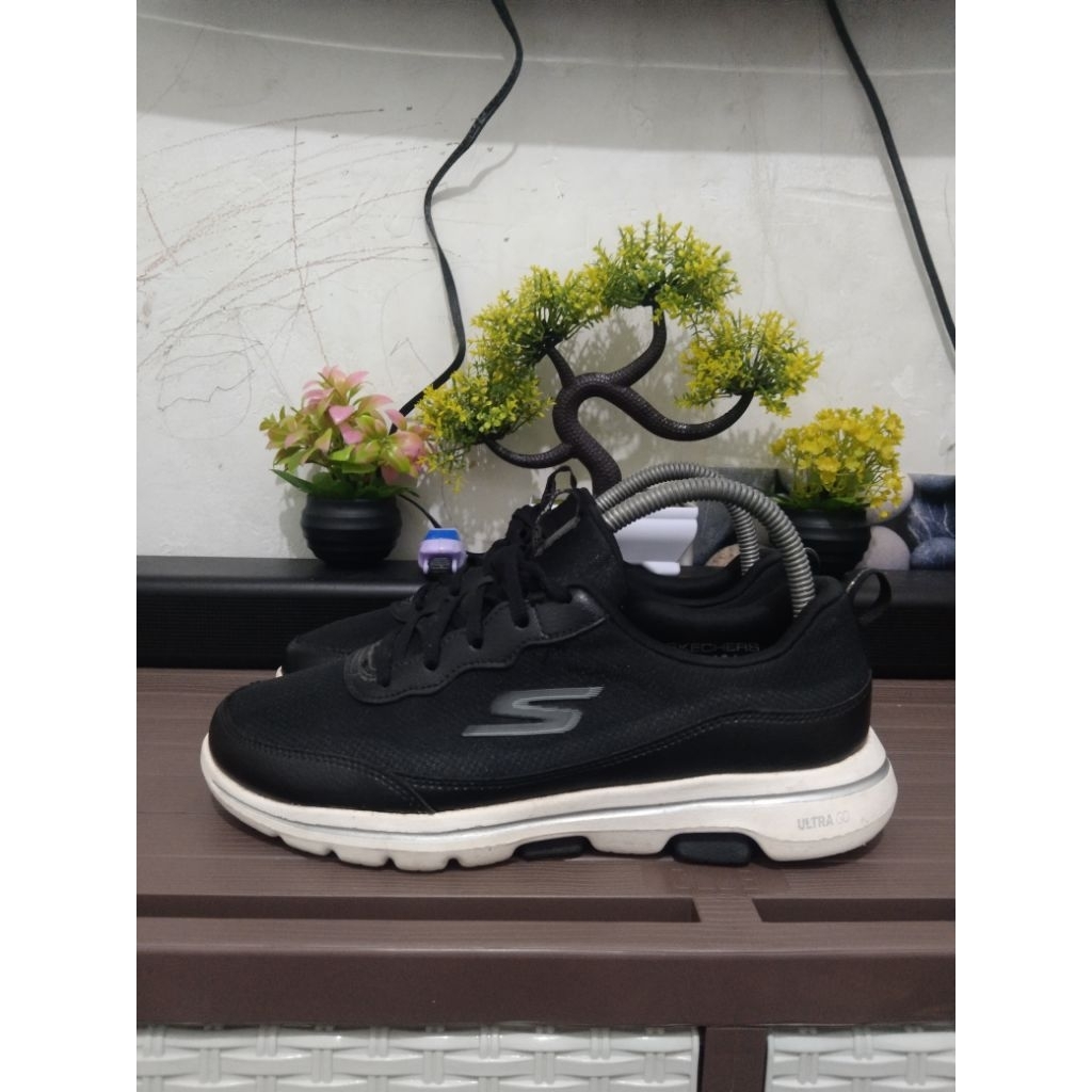 Insole 24 cm • Sepatu Sekolah Skechers Go Walk 5 Black