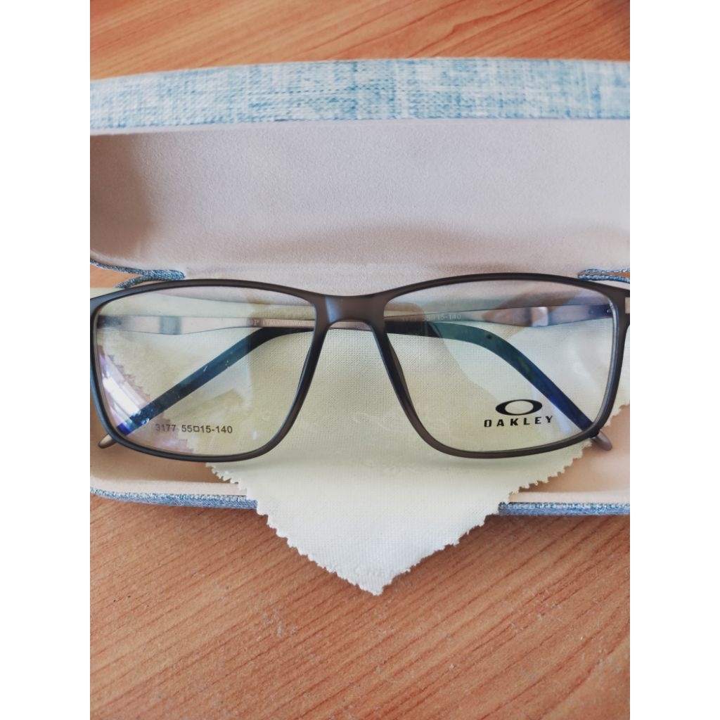 FRAME KACAMATA //  OAKLEY 3177 OVERTOP ITALY DESIGN