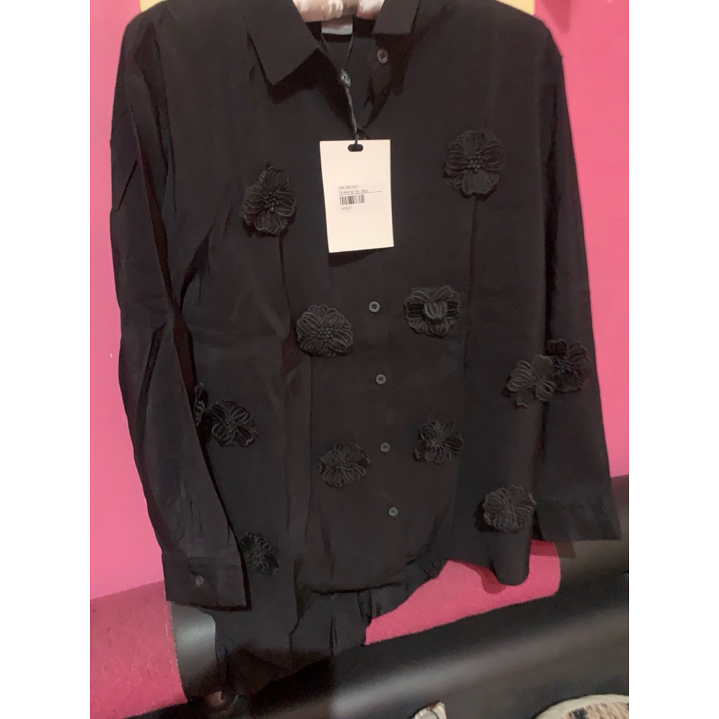 Kemeja this is april