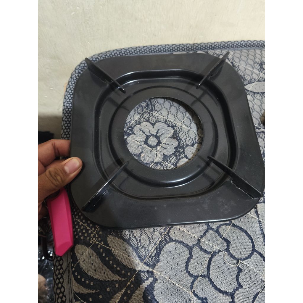 Tatakan Quantum Kotak Kaki 4 Original Cocok untuk Kompor Quantum Tipe QGC 211 Ses dengan Desain Kuat